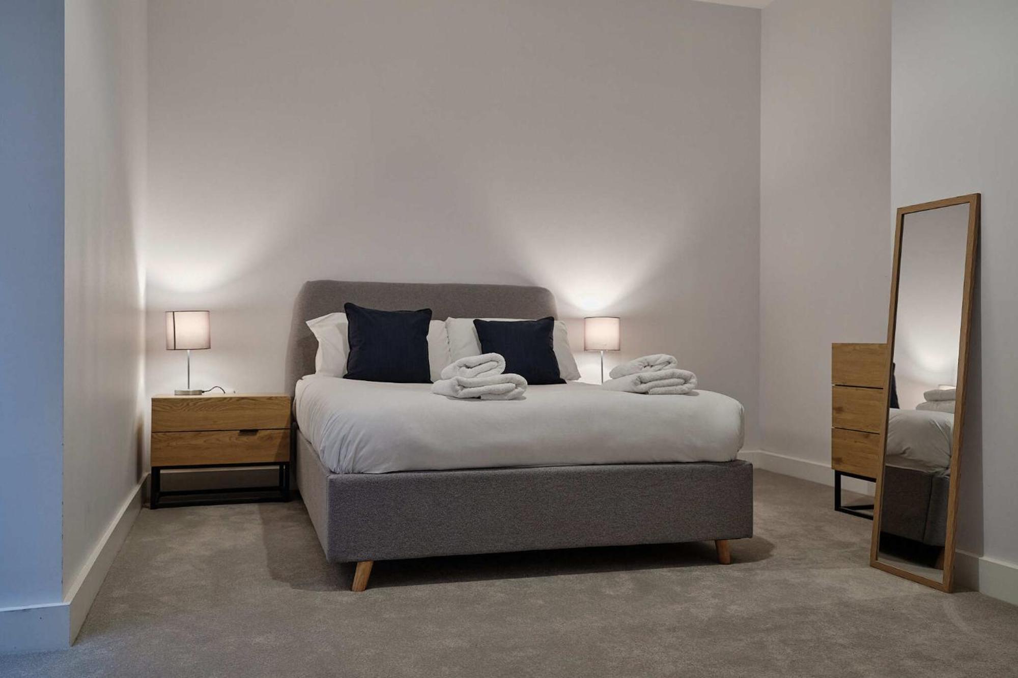 7 Cannon Street Apartment