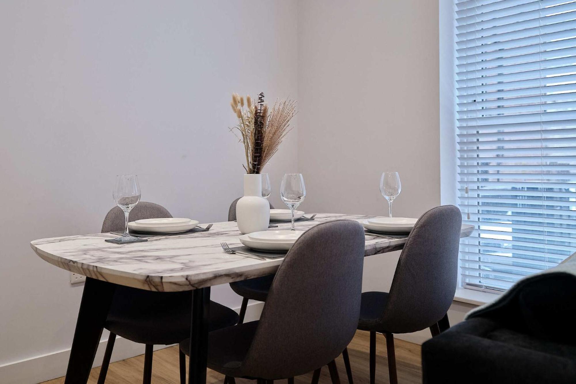 7 Cannon Street